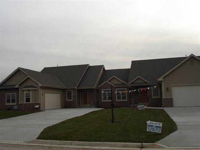 9053 S Cordgrass Cir West, Franklin, WI 53132