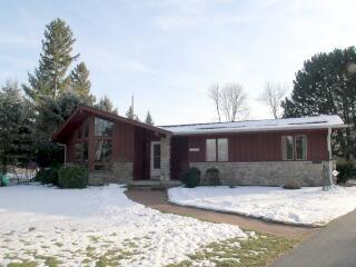 10103 W Edgerton Ave, Hales Corners, WI 53130