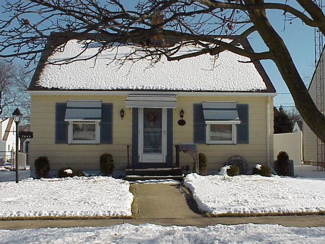 7843 20th Ave, Kenosha, WI 53143