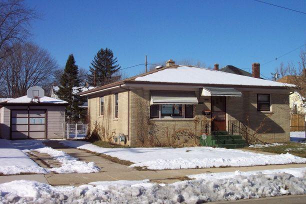 216 Chicago St., Racine, WI 53405