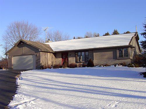 W264S8110 Oakdale Dr, Vernon, WI 53149