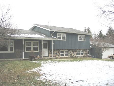 5878 Sand Dr, Trenton, WI 53095