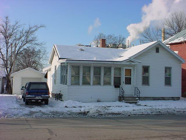 1126 S 4th St., La Crosse, WI 54601