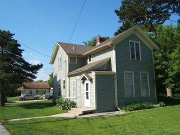 522 W Wisconsin, Pewaukee, WI 53072