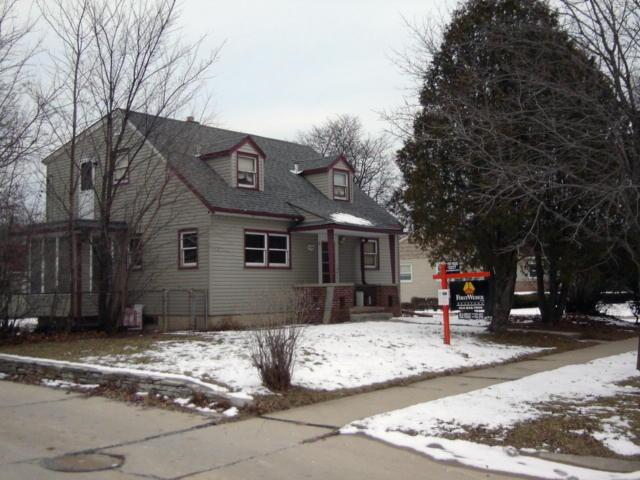 1638 Cedar St, South Milwaukee, WI 53172