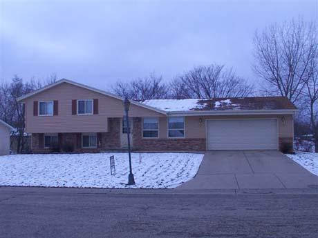 532 Mary Knoll Ln., Watertown, WI 53098