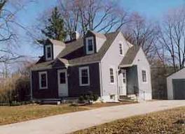 4546 N 106th St., Wauwatosa, WI 53225