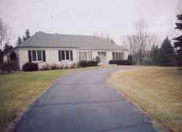 11548 N Parkview Dr., Mequon, WI 53092