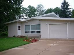 11324 Parkview Ln, Hales Corners, WI 53130