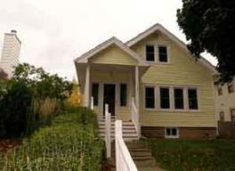 4422 N Bartlett Ave, Shorewood, WI 53211