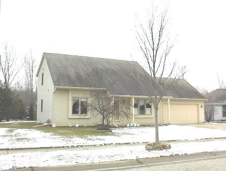 141 Winter Ln., Slinger, WI 53086