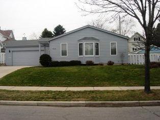 511 N Robertson St, Wauwatosa, WI 53213