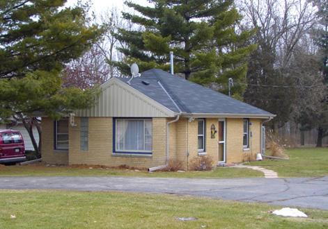 11423 W Edgerton Ave, Hales Corners, WI 53130