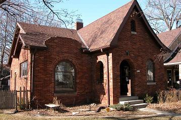 5221 N Idlewild Ave., Whitefish Bay, WI 53217