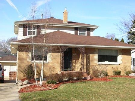 10422 Hillside Ave., Wauwatosa, WI 53222