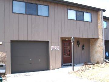 1018 Lake Country Ct., Oconomowoc, WI 53066