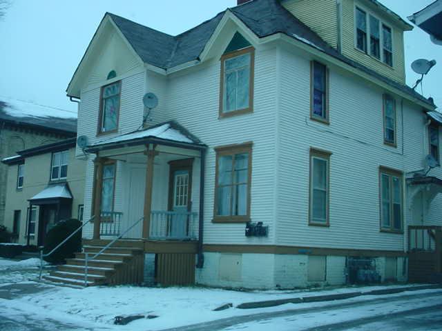 827 Park Ave., Racine, WI 53403