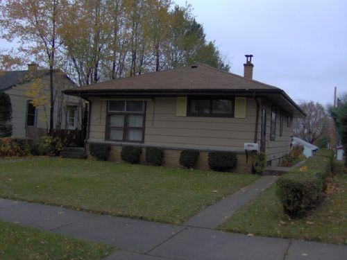 5662 N 70th St, Milwaukee, WI 53218