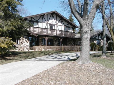 1145 Gray Fox Dr., Brookfield, WI 53045