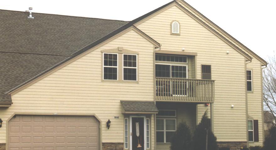 8648 Roxbury Way, Oak Creek, WI 53154