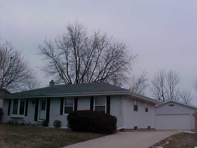 400 S Colonial Pkwy., Saukville, WI 53080