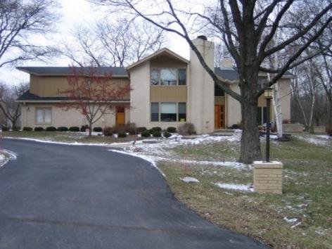 8844 N Bayside Dr., Bayside, WI 53217