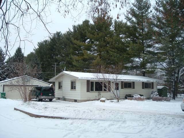 N8119 Lac La Belle Dr., Oconomowoc, WI 53066