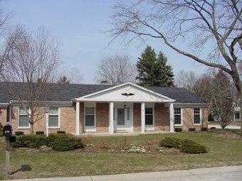 108 W Fox Dale Rd., Glendale, WI 53217