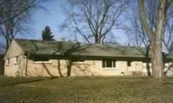 3885 Glen Echo Dr, Brookfield, WI 53005