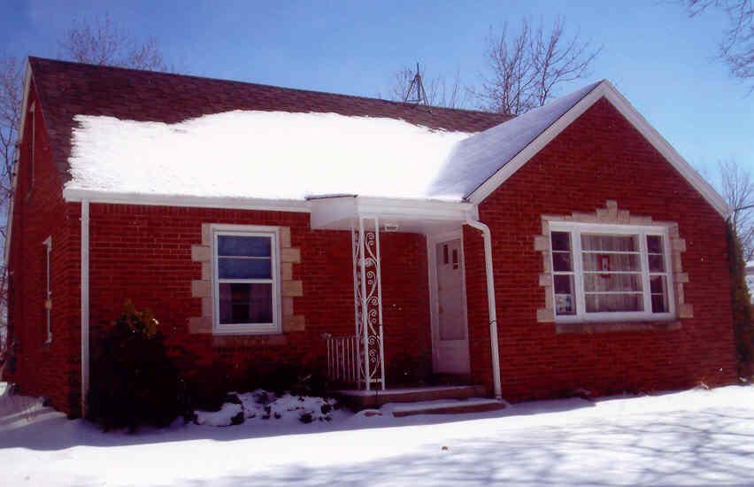 2456 N 111th St., Wauwatosa, WI 53226