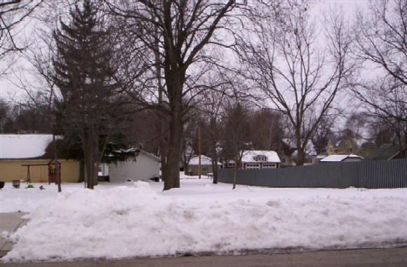 135 S Main St, Hartford, WI 53027