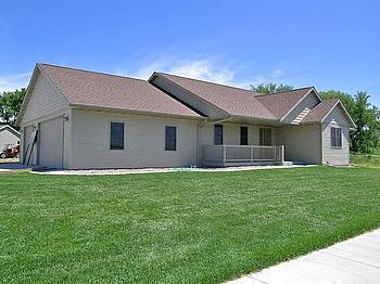2001 Viking Ave., Holmen, WI 54636