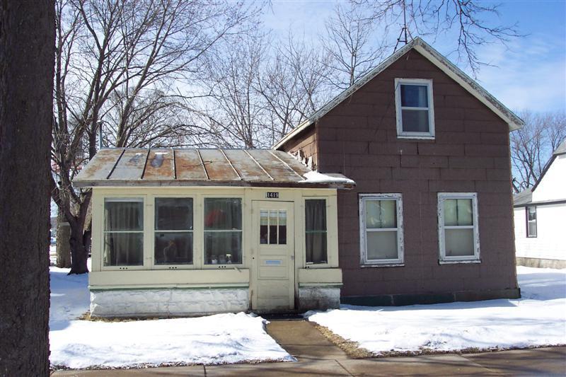1419 Caledonia, La Crosse, WI 54603