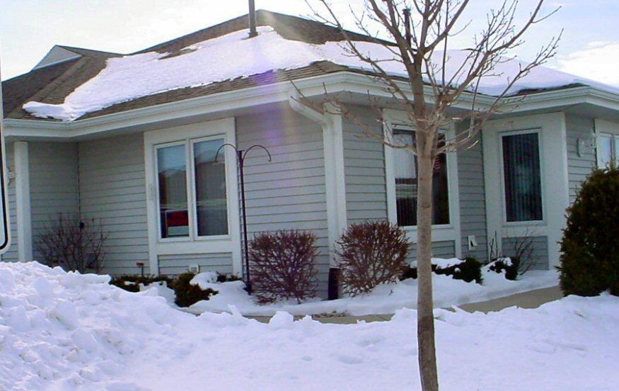 263 Hartford Sq., Hartford, WI 53027