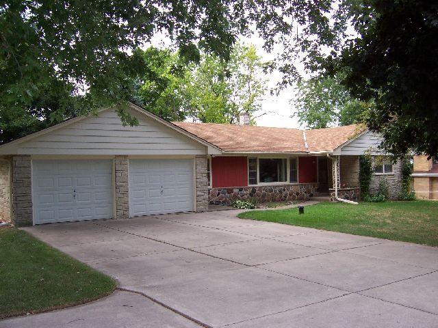 3645 Ventura Cir., Brookfield, WI 53045