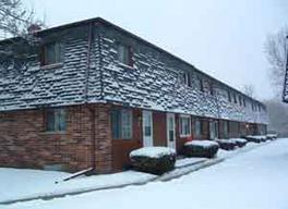 1104 Fleetfoot Dr #B, Waukesha, WI 53186
