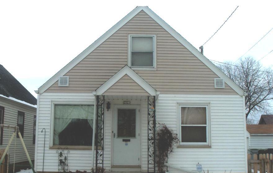 2521 S 33rd St., Milwaukee, WI 53215
