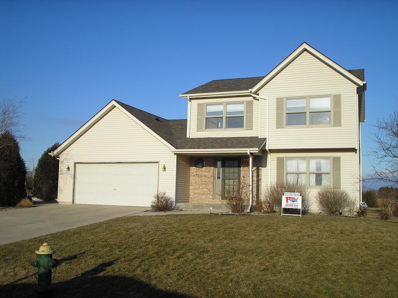 2410 Catherine Dr., Caledonia, WI 53402
