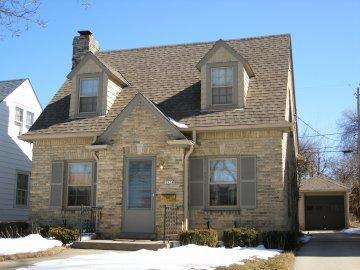 2524 N 70th St., Wauwatosa, WI 53213