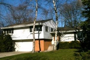 6994 N Crestwood Dr., Glendale, WI 53209