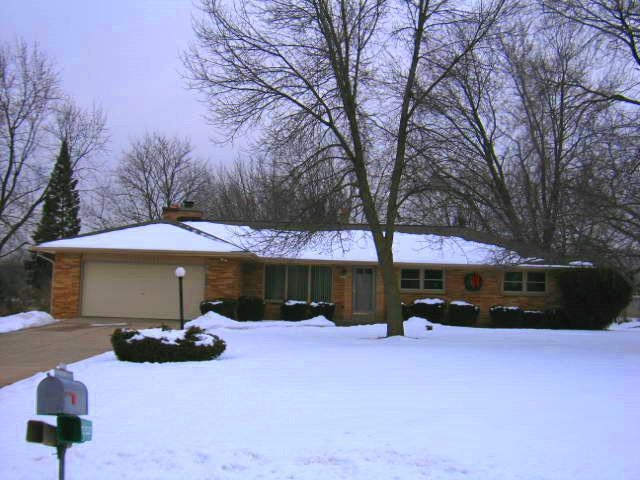 16725 Willow Ridge Ln., Brookfield, WI 53005