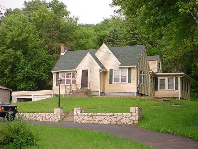 2108 Sunset Ln., La Crosse, WI 54601