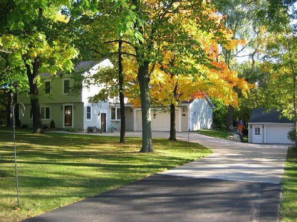 12021 W Howard Ave., Greenfield, WI 53228