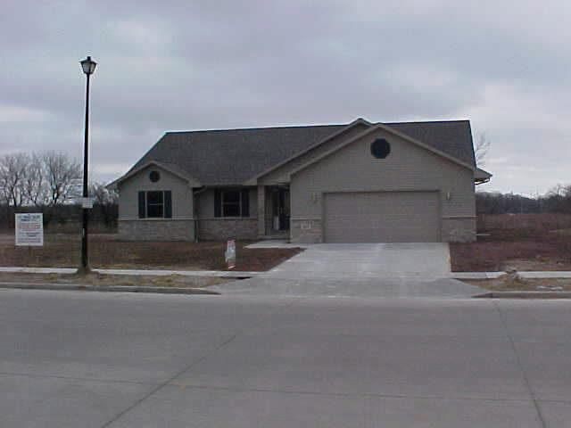 917 River Bluff Dr., Manitowoc, WI 54220