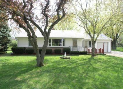 5035 S Brookdale Dr., Greenfield, WI 53228