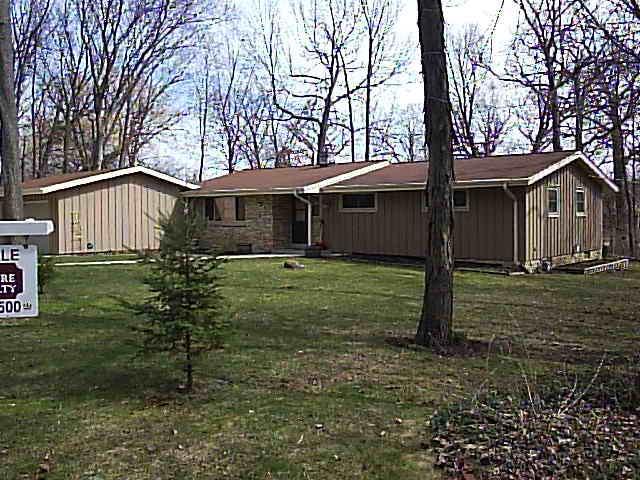 5081 Maplewood Ct, Greendale, WI 53129