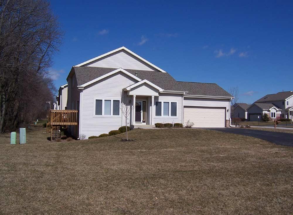 4689 S Hunter Ln., New Berlin, WI 53151