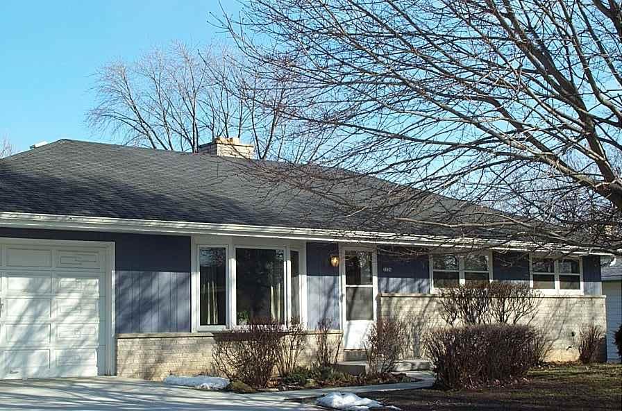 2226 N 117th St., Wauwatosa, WI 53226