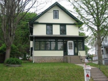 146 N 10th Ave., West Bend, WI 53095
