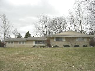 17355 Mierow Ln., Brookfield, WI 53045